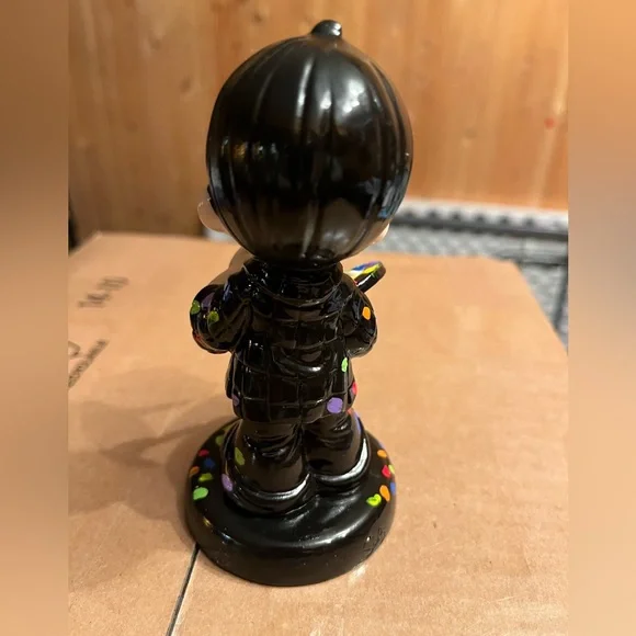 Gothic Cuties Precious Moments Handpainted Paint a Rainbow Boy - Picture 3 of 6